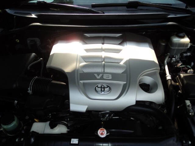 Used 2017 Toyota Land Cruiser image 14
