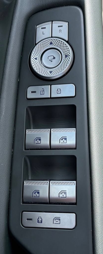 Certified 2025 Genesis GV80 3.5T AWD/4WD image 17