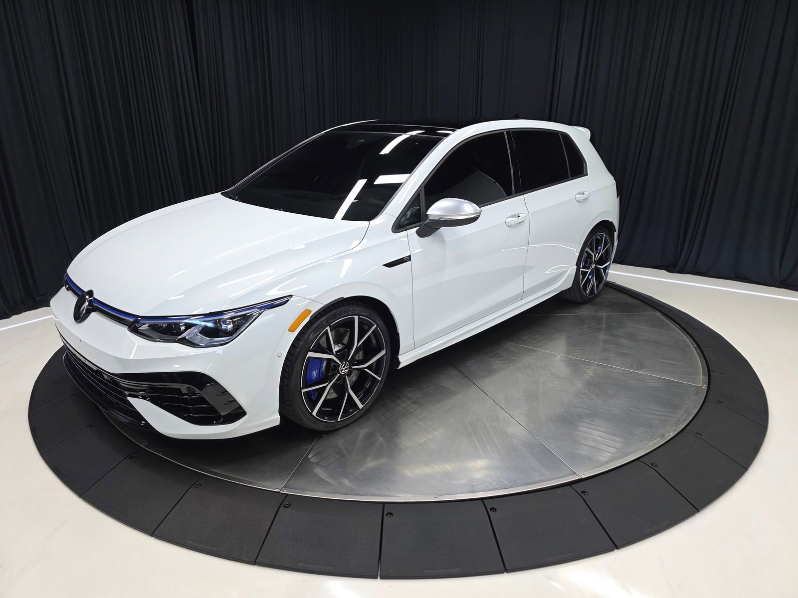 Used 2022 Volkswagen Golf R image 7
