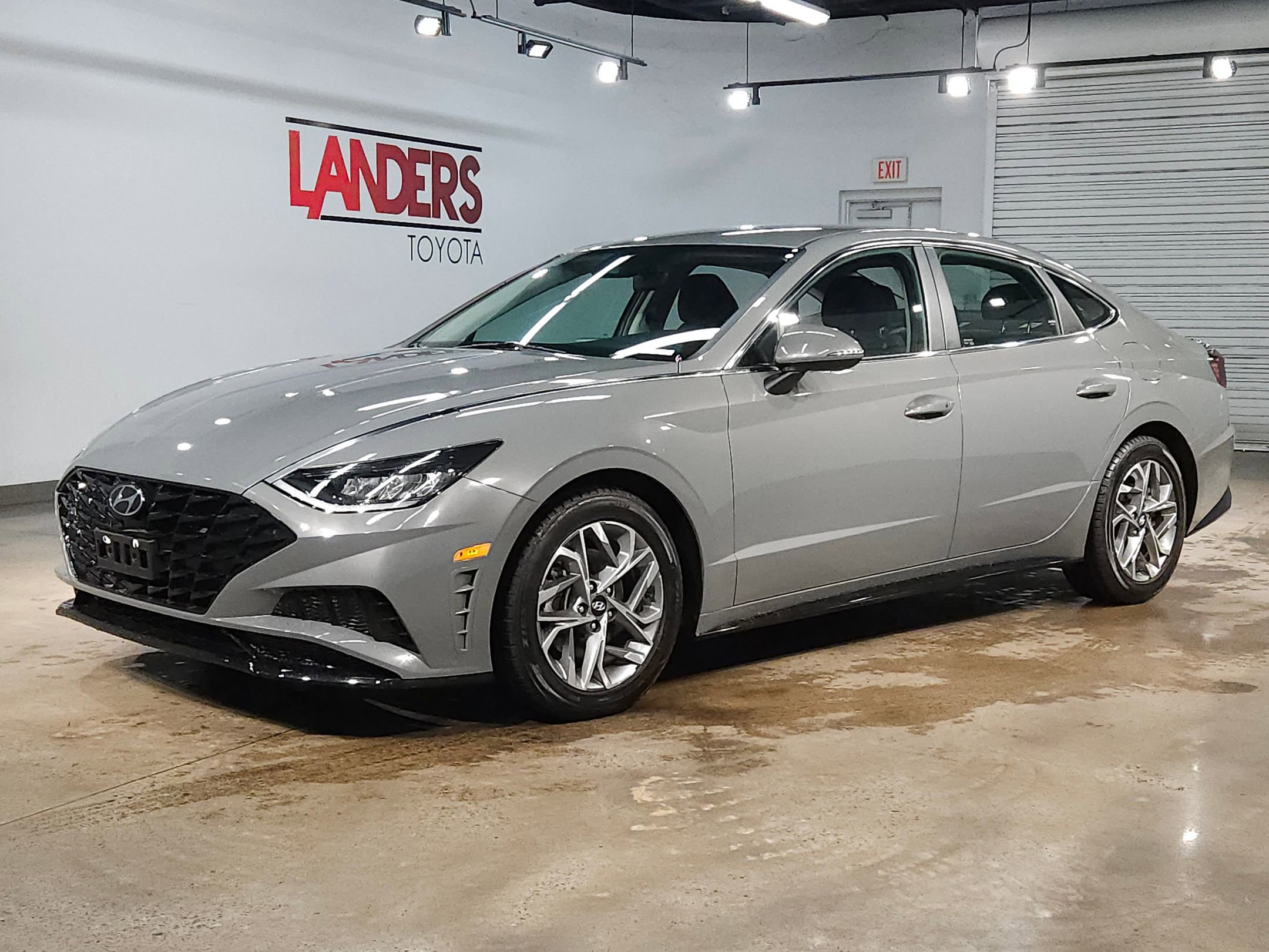 Used 2023 Hyundai Sonata SEL FWD image 3