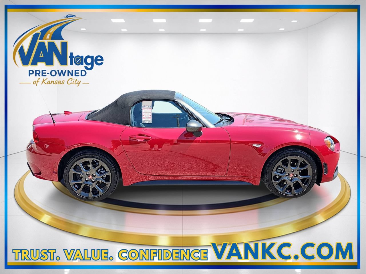Used 2017 FIAT 124 Spider Abarth RWD image 5