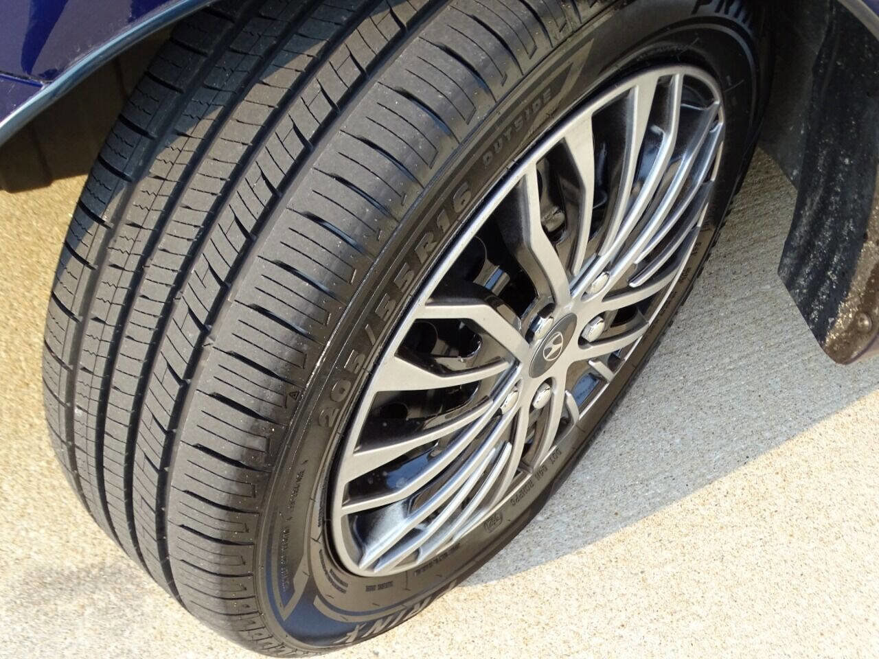 Used 2013 Hyundai Elantra GLS FWD image 23
