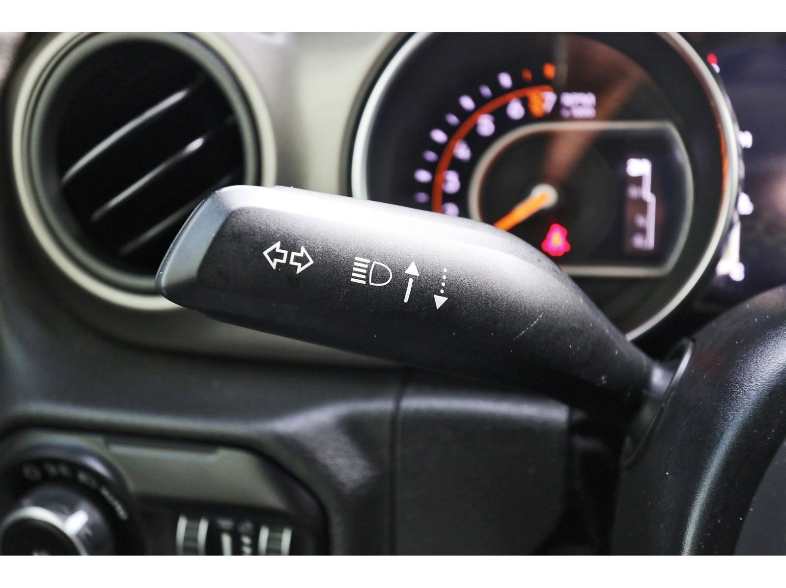 Used 2018 Jeep Wrangler Unlimited Sport S image 19