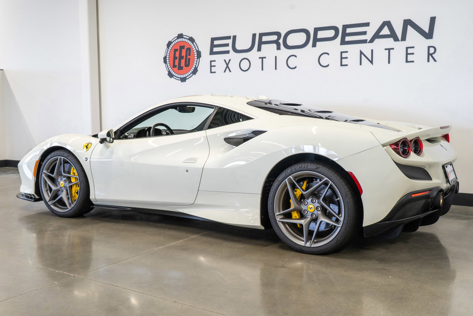 Used 2021 Ferrari F8 Tributo RWD image 17