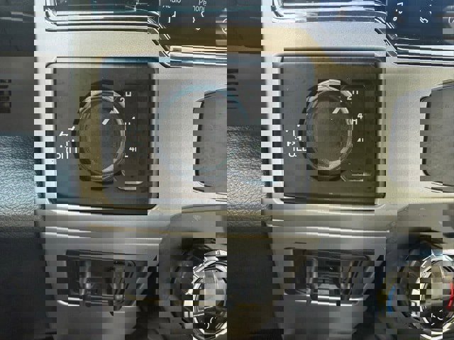 Used 2022 Ford F250 Lariat w/ Chrome Package image 18