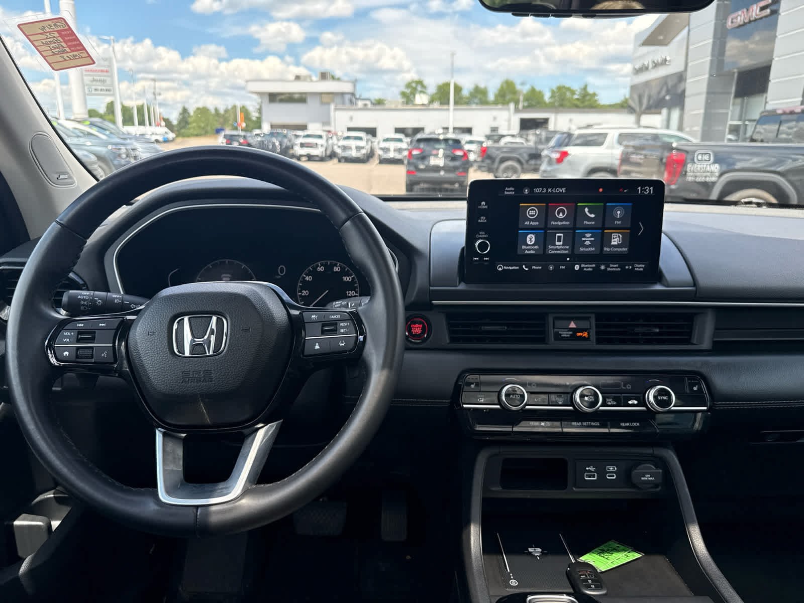 Used 2025 Honda Pilot Touring image 15