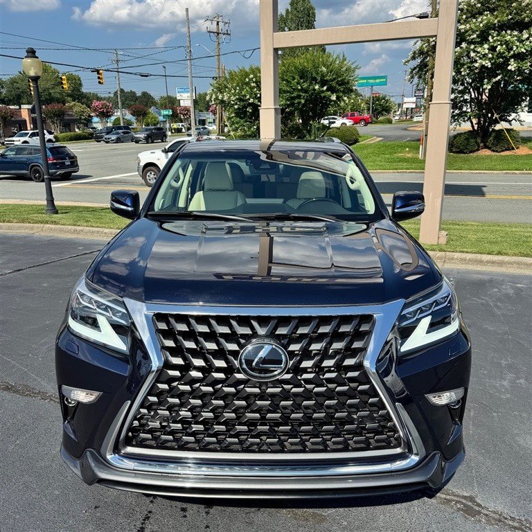 Used 2023 Lexus GX 460 Premium w/ Accessory Package AWD/4WD image 8