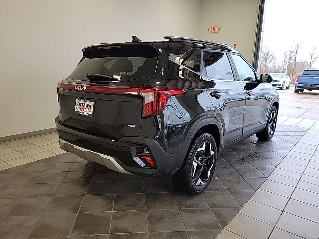 Used 2024 Kia Seltos EX image 6
