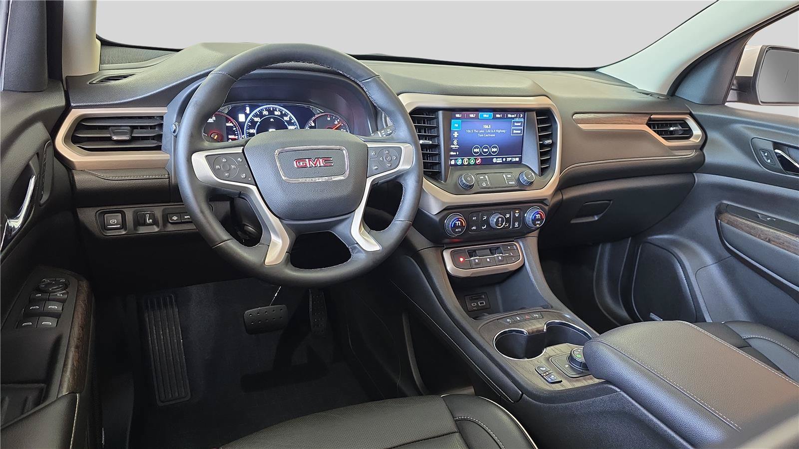 Used 2023 GMC Acadia Denali w/ Denali Ultimate Package AWD/4WD image 21