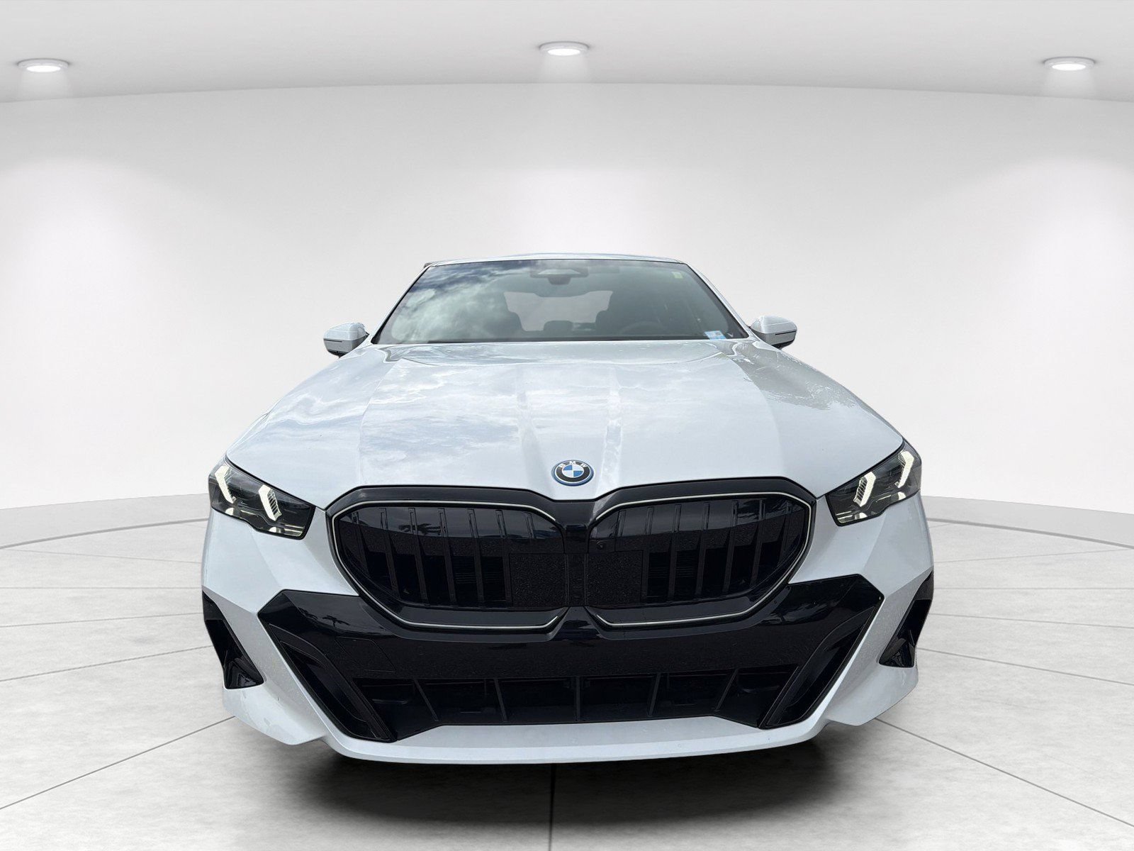 New 2027 BMW 550e xDrive w/ Executive Package AWD/4WD video 2