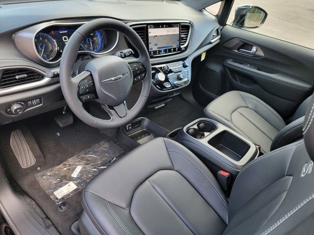 New 2026 Chrysler Pacifica Select w/ S Appearance Package AWD/4WD image 18