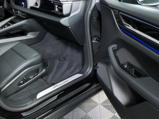 Certified 2025 Porsche Macan Electric RWD image 26