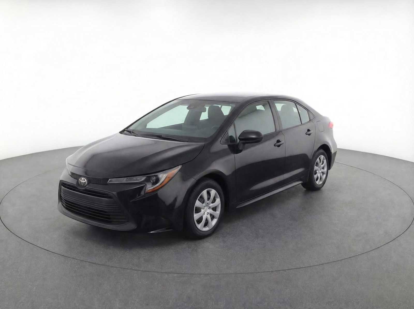 Used 2025 Toyota Corolla LE image 1