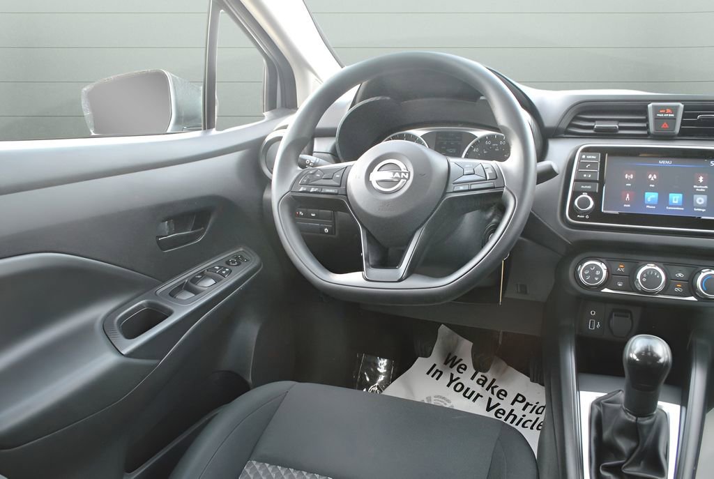 Used 2023 Nissan Versa S FWD image 13