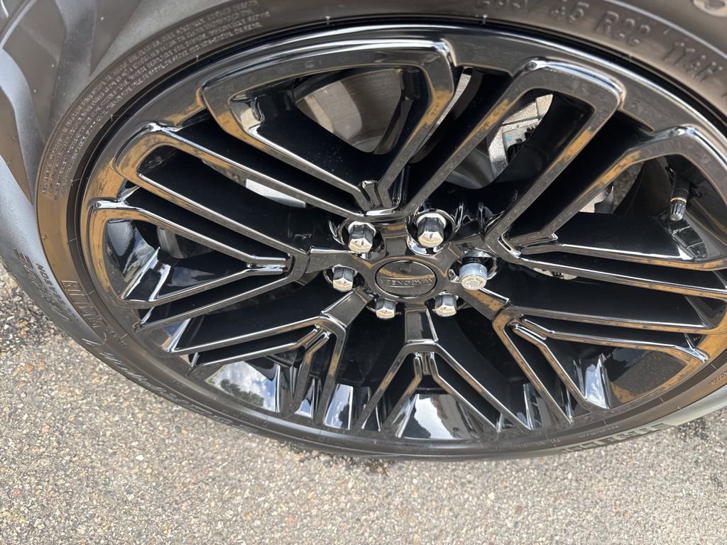 Used 2024 Jeep Wagoneer Series II image 2