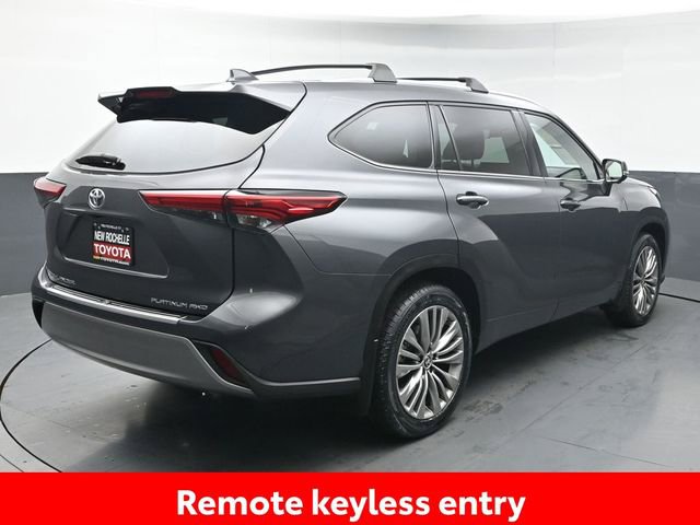 Used 2023 Toyota Highlander Platinum AWD/4WD image 7