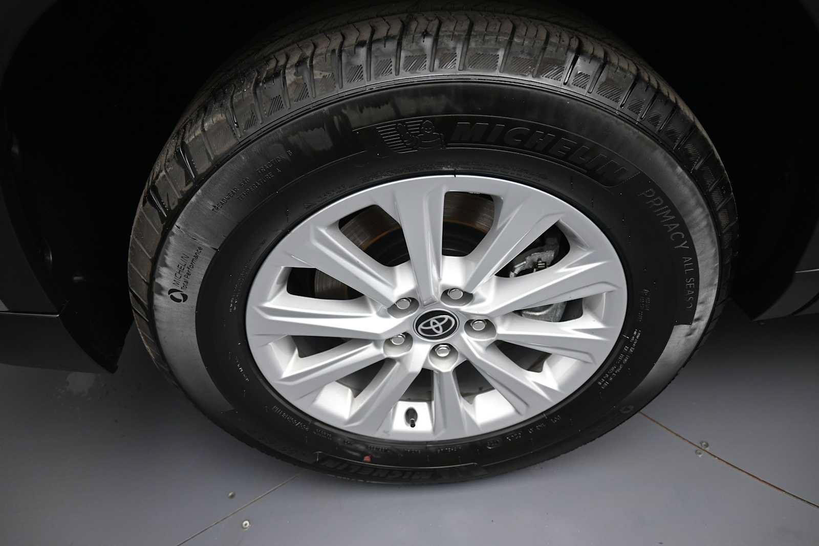 Certified 2025 Toyota Grand Highlander AWD image 12