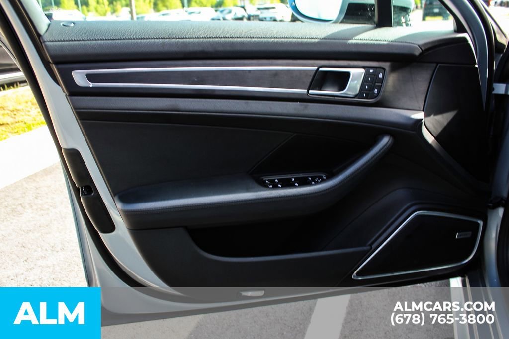 Used 2023 Porsche Panamera 4 Platinum Edition w/ Sportdesign Package image 38