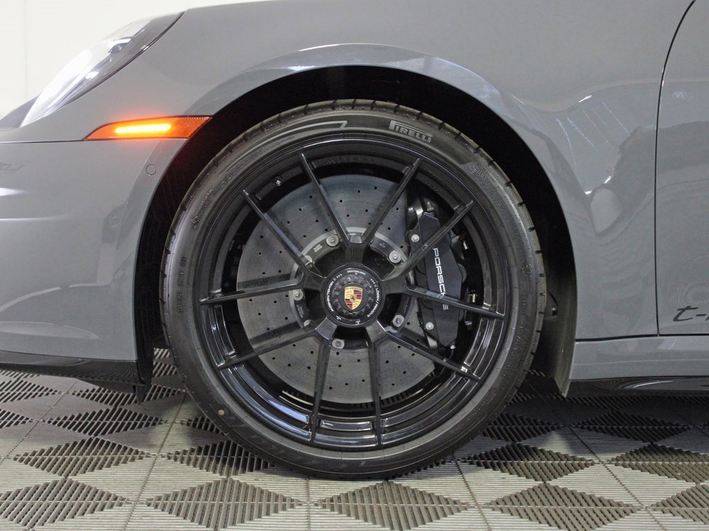 Certified 2025 Porsche 911 Carrera GTS image 38