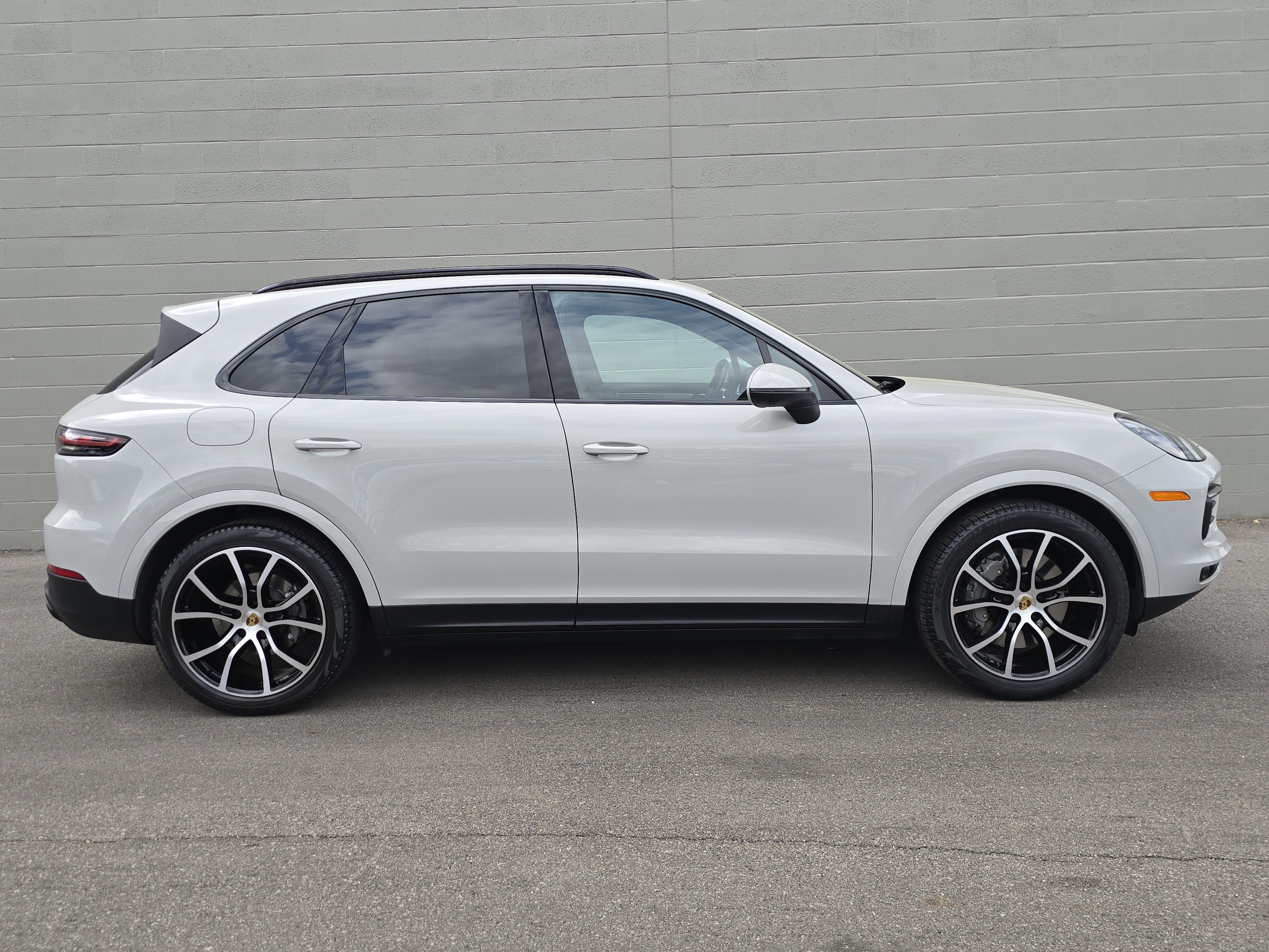 Certified 2023 Porsche Cayenne S Platinum image 10