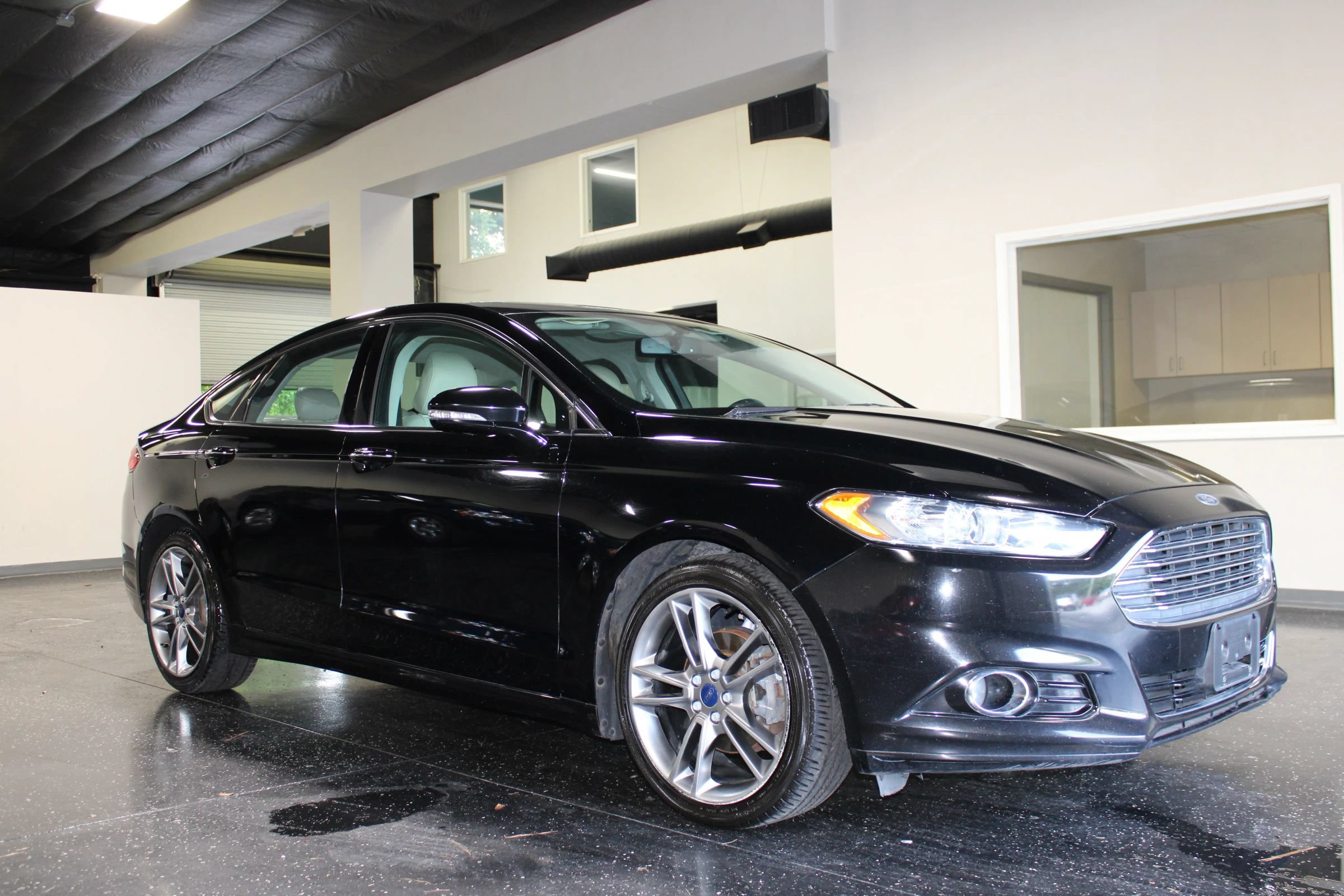Used 2016 Ford Fusion Titanium AWD/4WD image 1