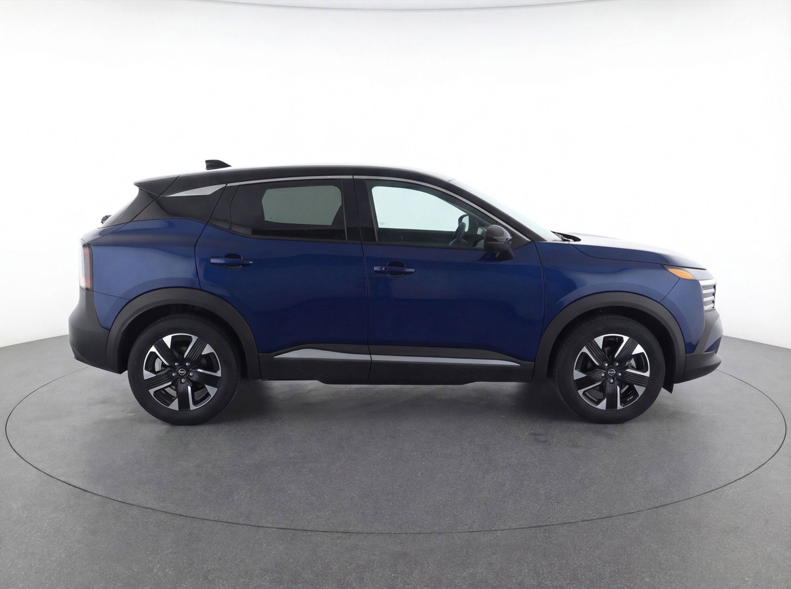 Used 2025 Nissan Kicks SV image 11