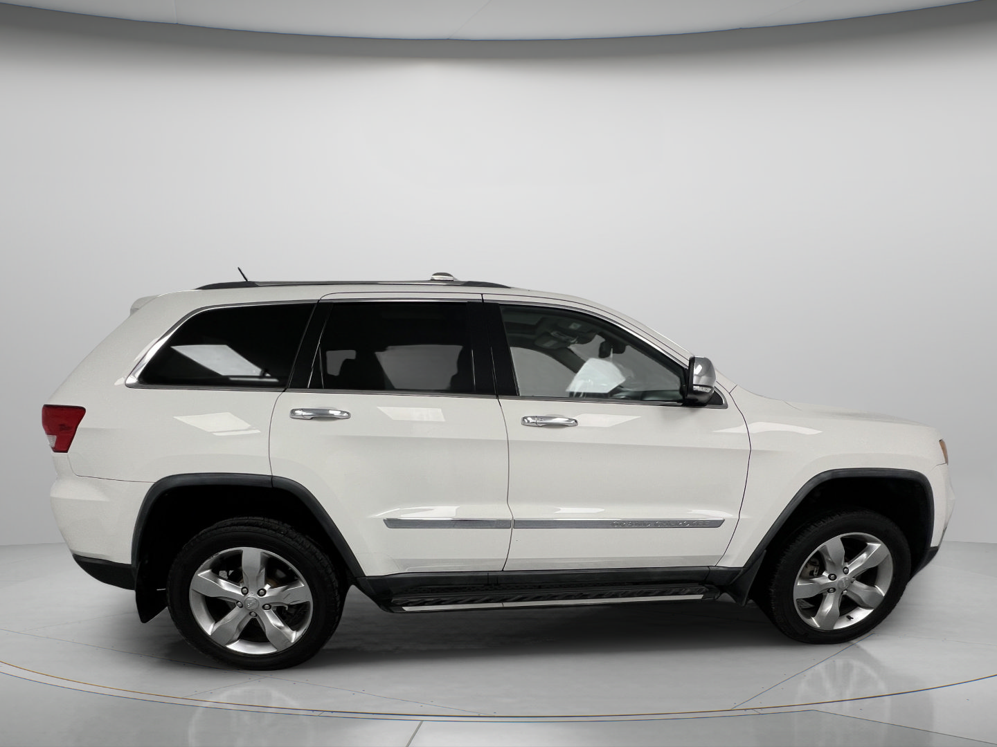Used 2011 Jeep Grand Cherokee Overland AWD/4WD image 9