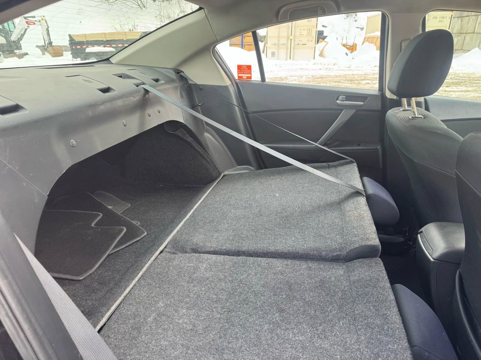 Used 2012 MAZDA MAZDA3 i Sport image 21