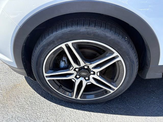 Used 2019 Ford Escape SEL FWD image 3