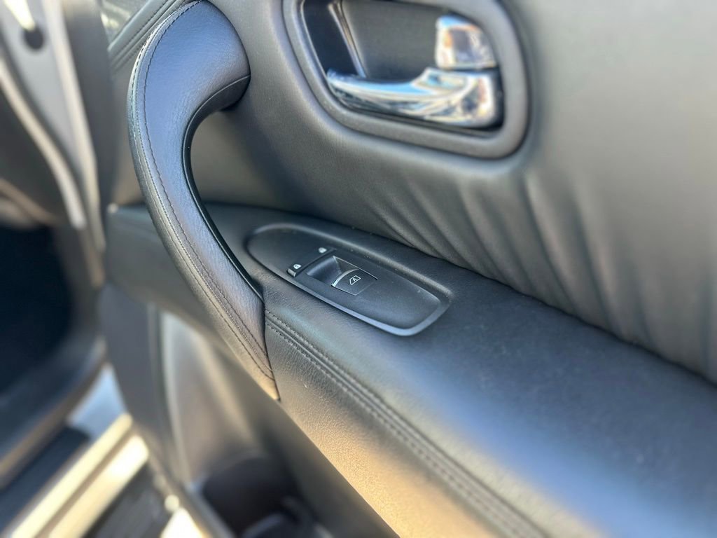 Used 2023 Nissan Armada SV image 32