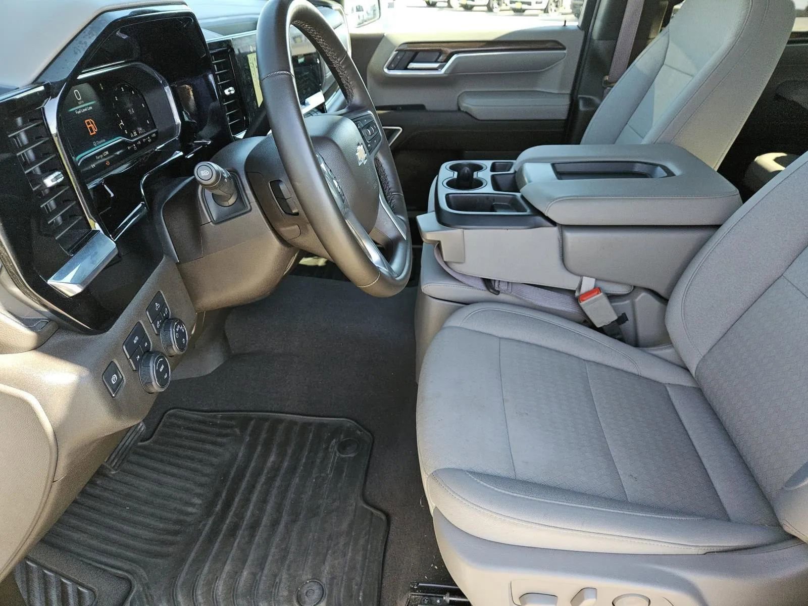 Used 2025 Chevrolet Silverado 1500 LT image 23