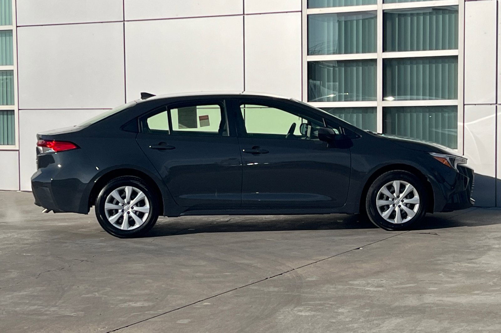 Certified 2025 Toyota Corolla LE video 3