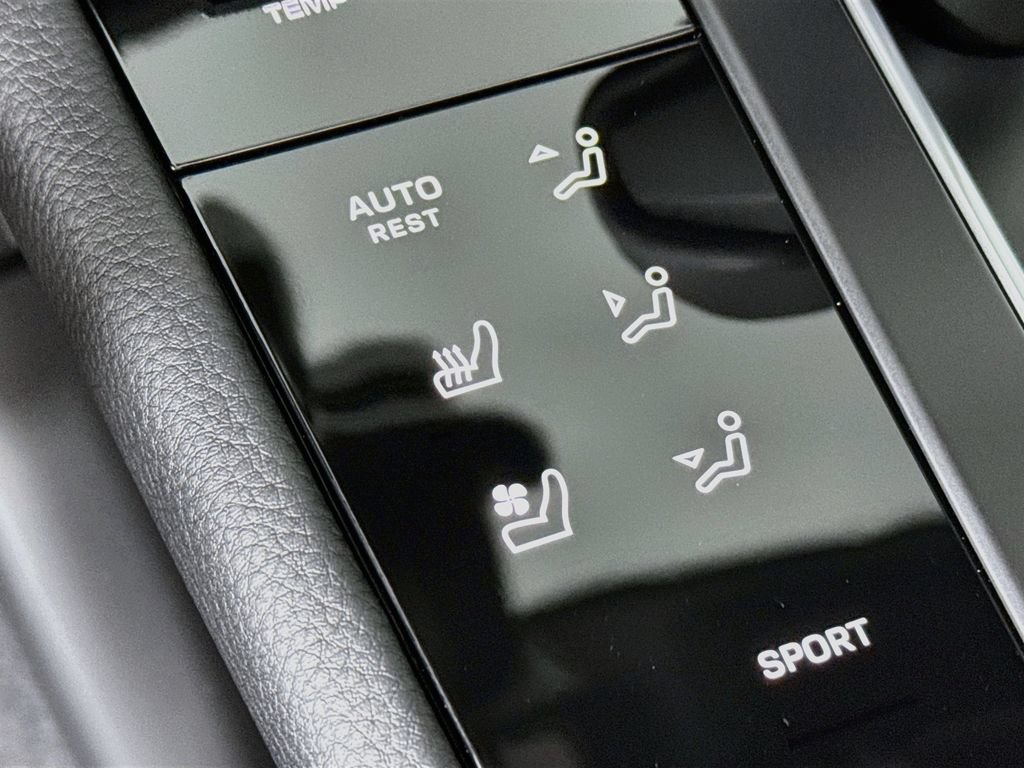 New 2026 Porsche Macan AWD/4WD image 22