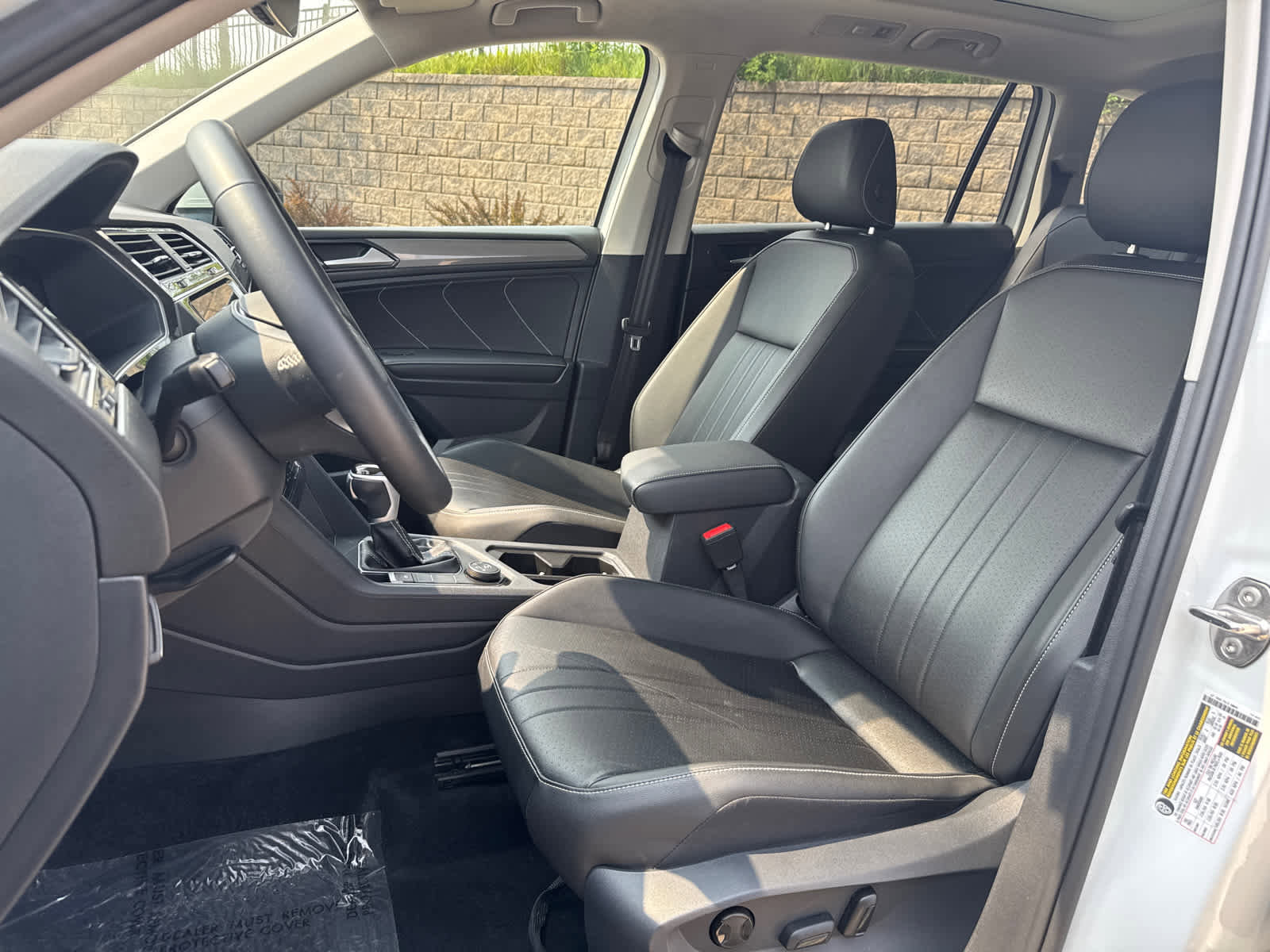 Certified 2024 Volkswagen Tiguan SE image 11