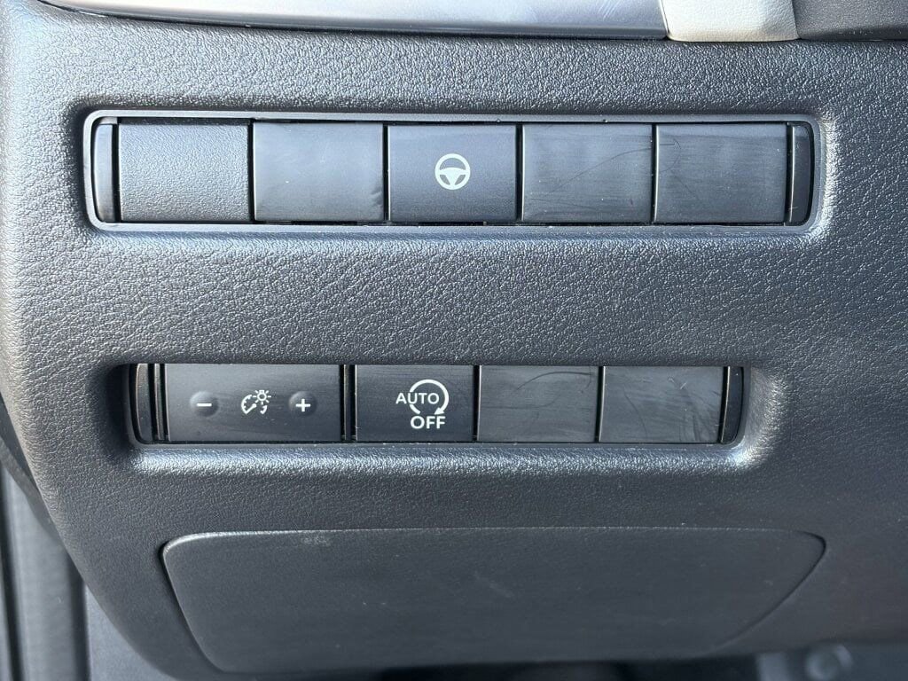 Certified 2023 Nissan Rogue SV image 23