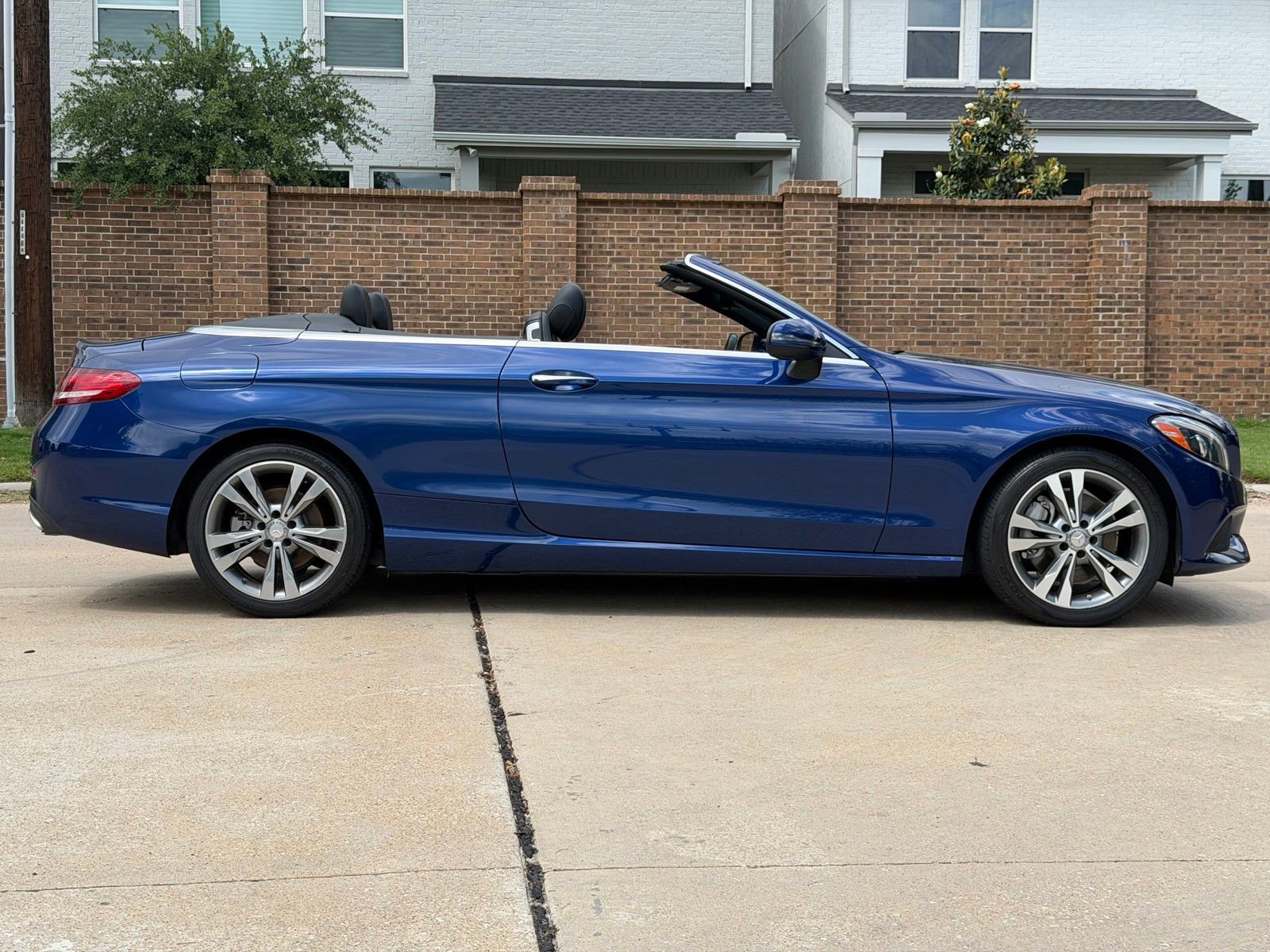 Used 2017 Mercedes-Benz C 300 Cabriolet image 11