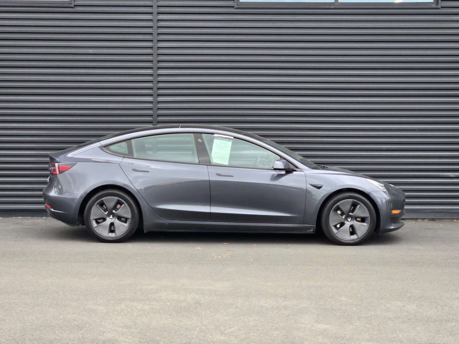 Used 2022 Tesla Model 3 Long Range AWD/4WD image 7