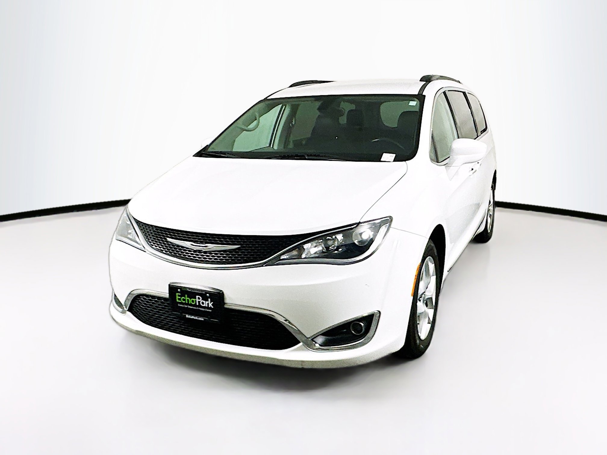 Used 2017 Chrysler Pacifica Touring-L w/ Tire & Wheel Group image 3