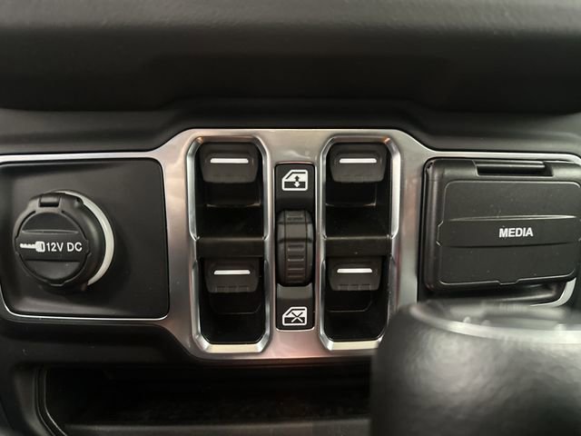 Used 2025 Jeep Wrangler Unlimited Sahara w/ Safety Group image 16