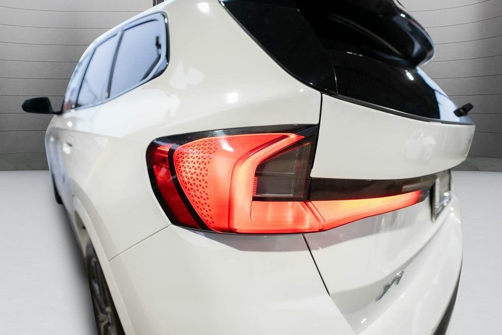 Used 2024 BMW X1 xDrive28i w/ M Sport Package image 10