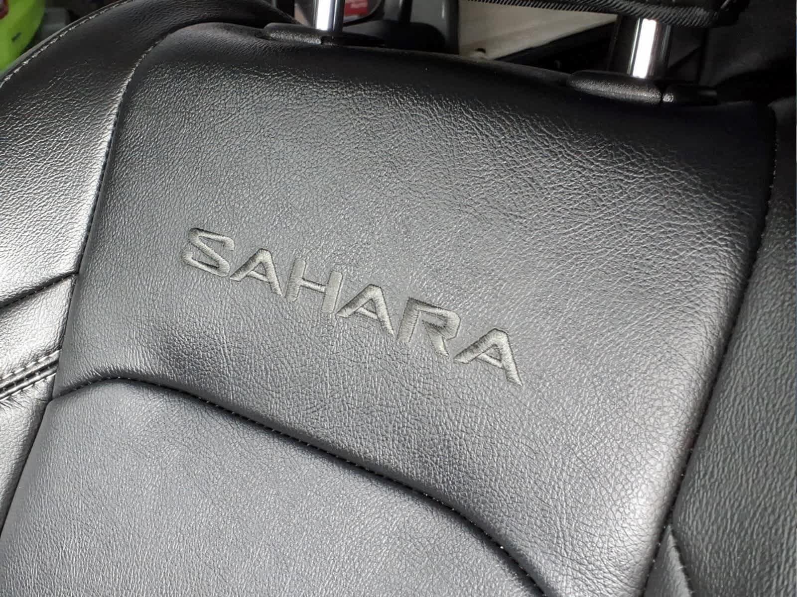 Used 2022 Jeep Wrangler Unlimited Sahara w/ Cold Weather Group AWD/4WD image 17