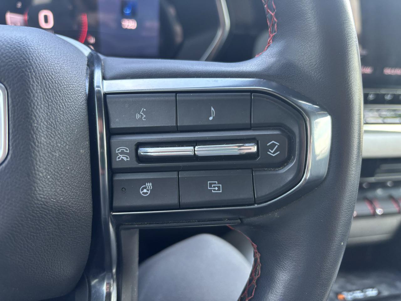 Used 2024 GMC Canyon AT4X w/ AT4X AEV Edition AWD/4WD image 18