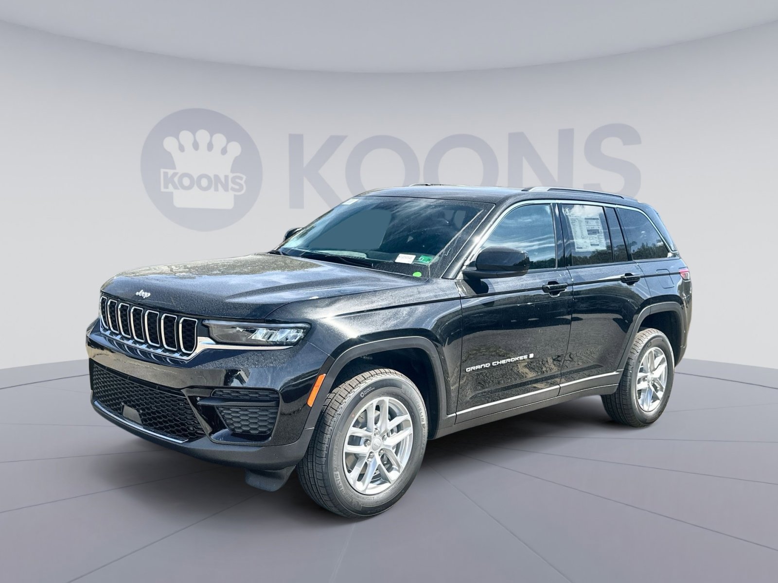 New 2025 Jeep Grand Cherokee Laredo w/ Luxury Tech Group I image 1