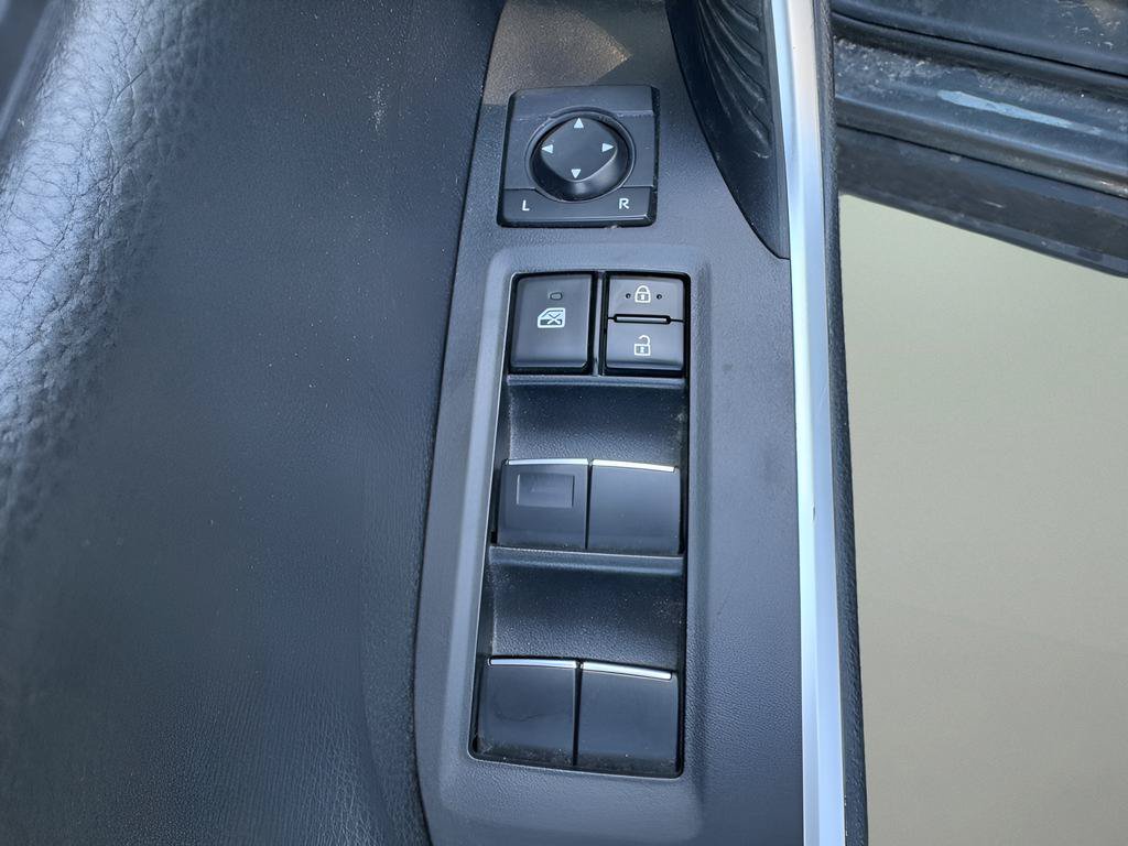 Used 2021 Toyota RAV4 XSE AWD/4WD image 17