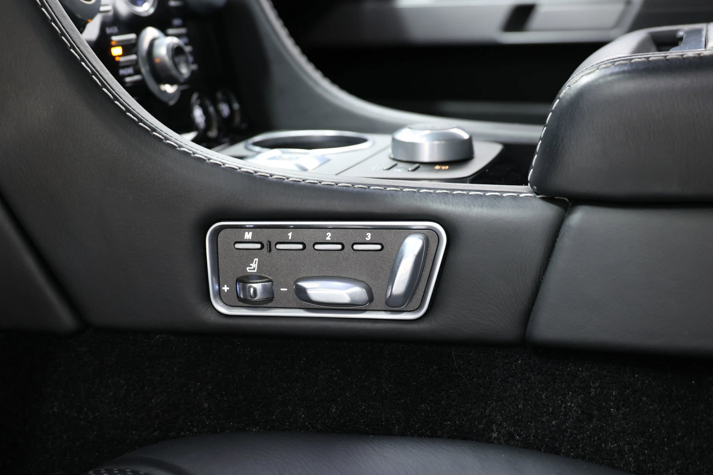 Used 2015 Aston Martin Rapide S image 26