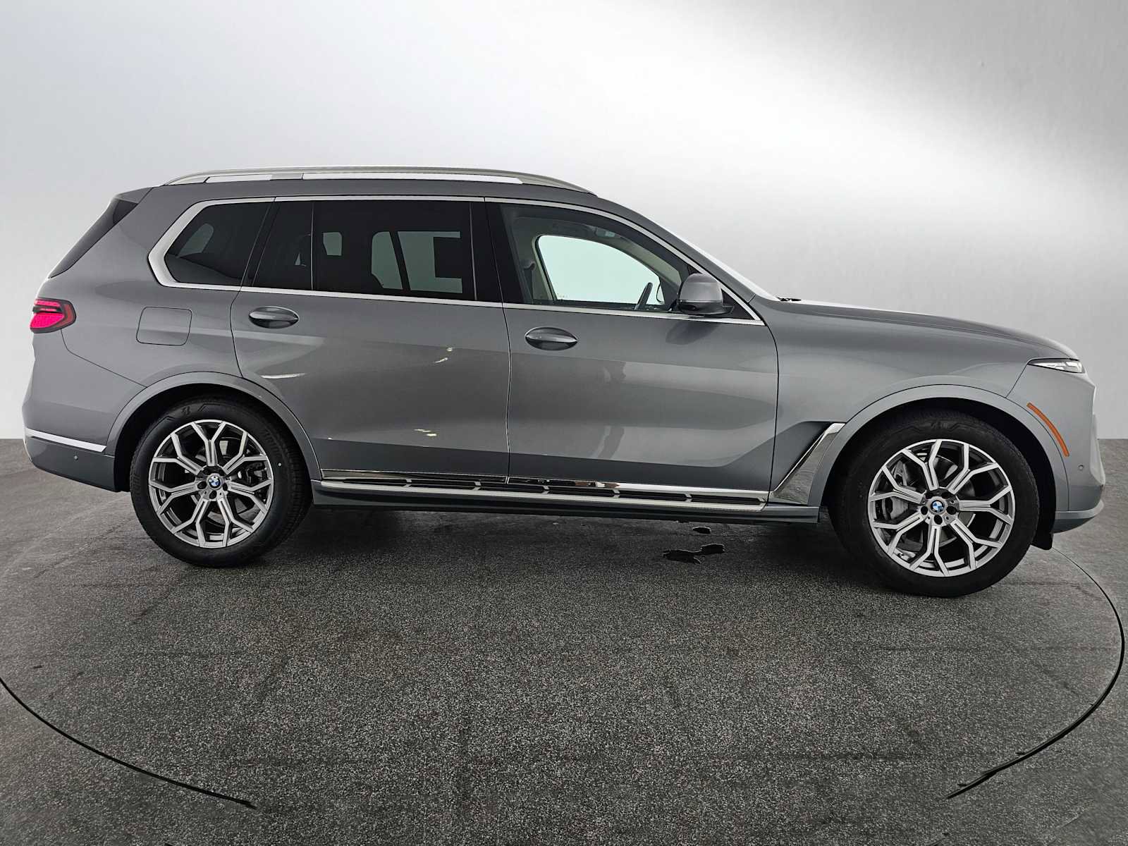 Used 2025 BMW X7 xDrive40i image 2