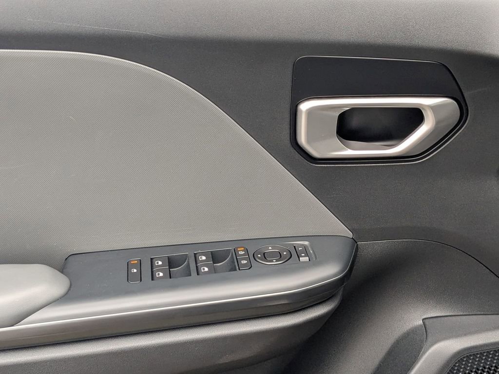 Used 2025 Kia K4 LXS image 14
