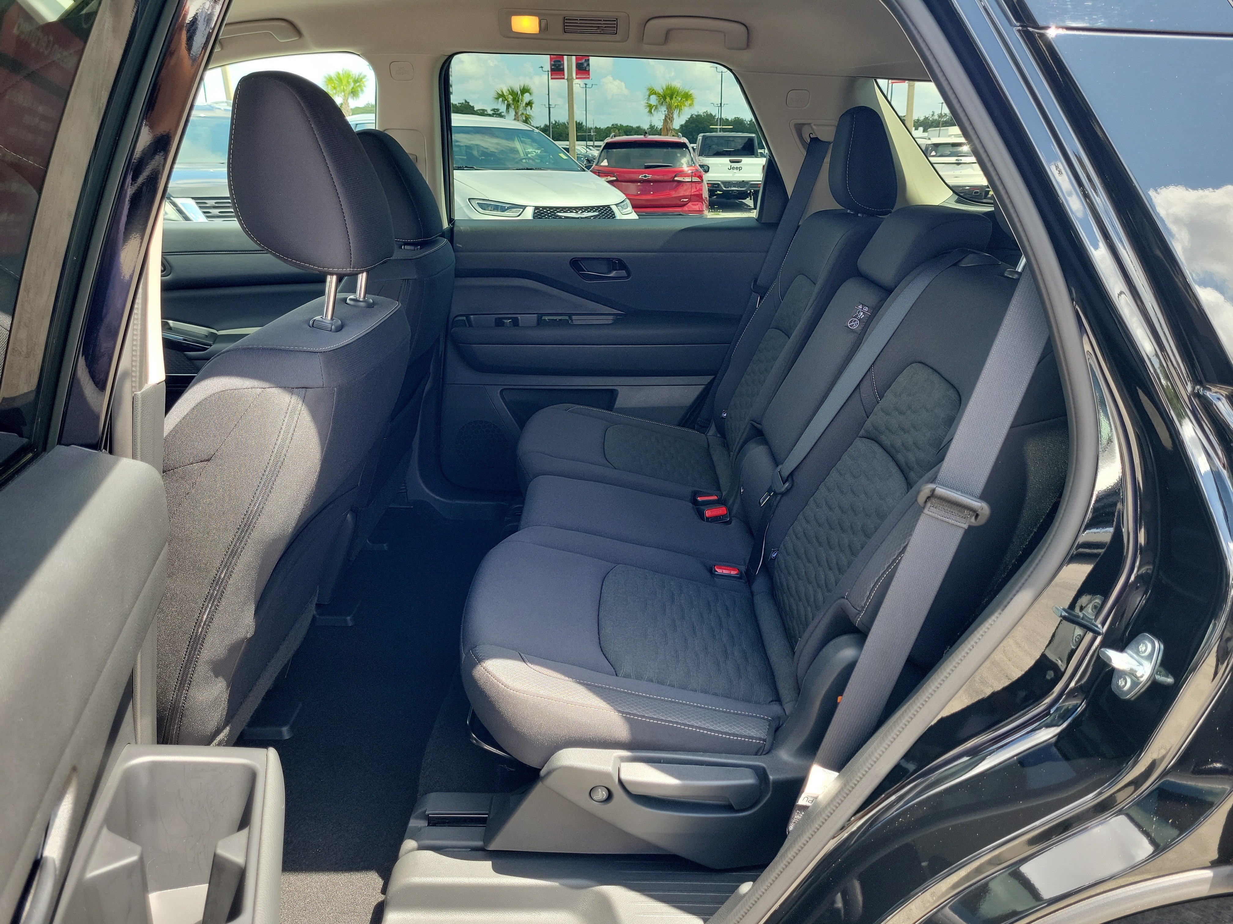 Certified 2024 Nissan Pathfinder SV w/ Black Appearance Package FWD image 14