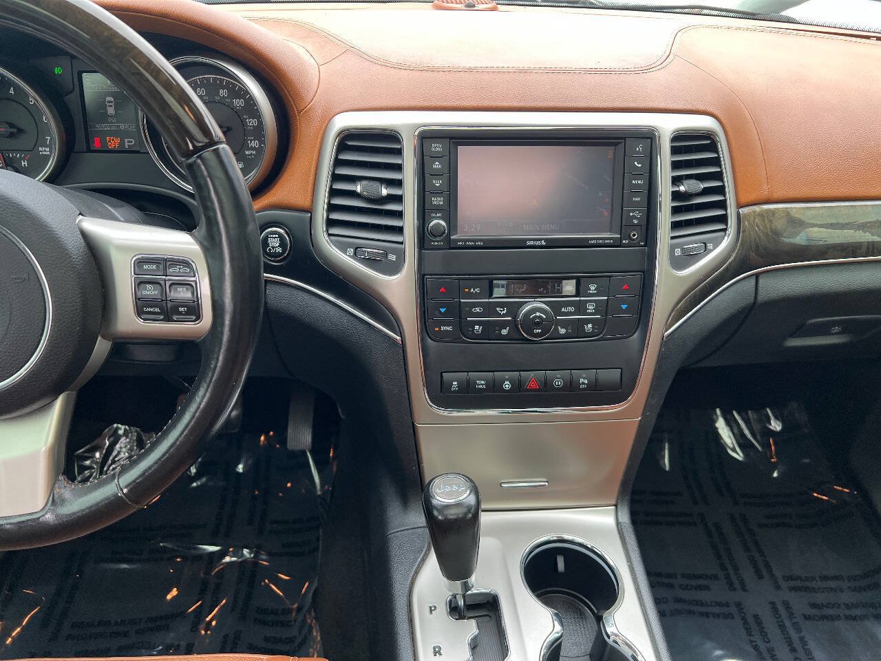 Used 2011 Jeep Grand Cherokee Overland Summit AWD/4WD image 33