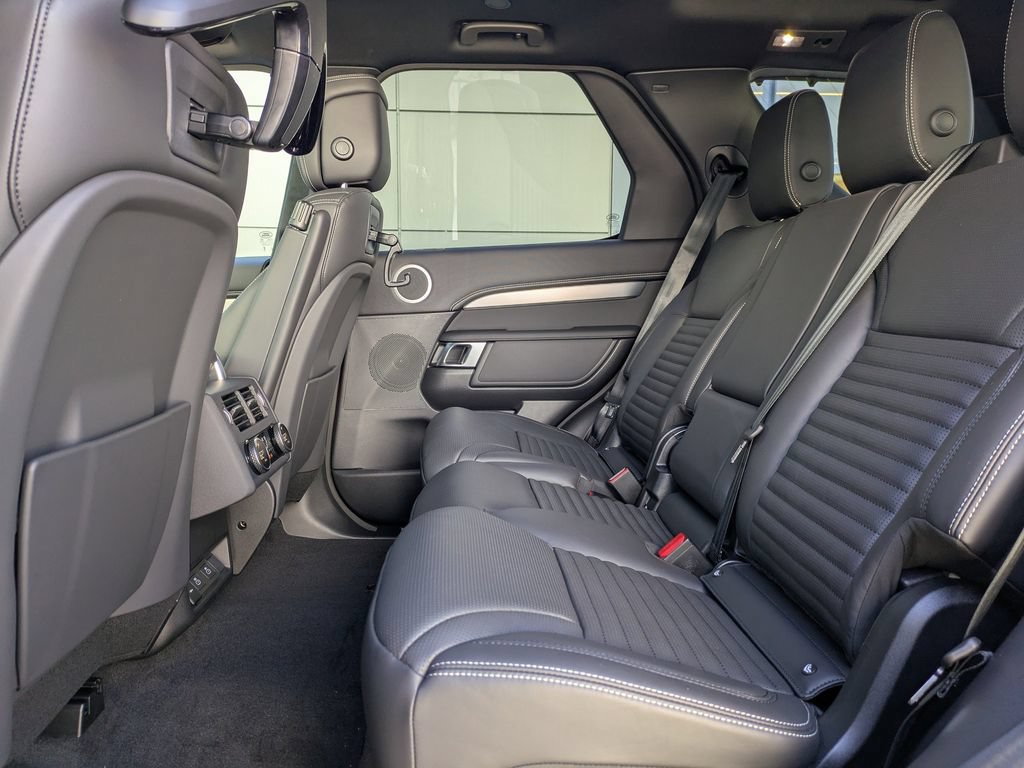 New 2026 Land Rover Discovery Limited Edition AWD/4WD image 15
